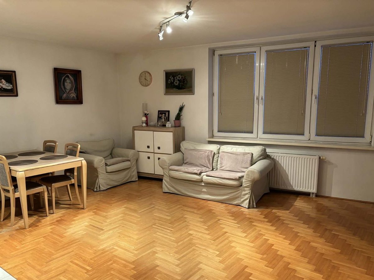 Przestronne 3-pokojowe mieszkanie, bezpośrednio przy metrze