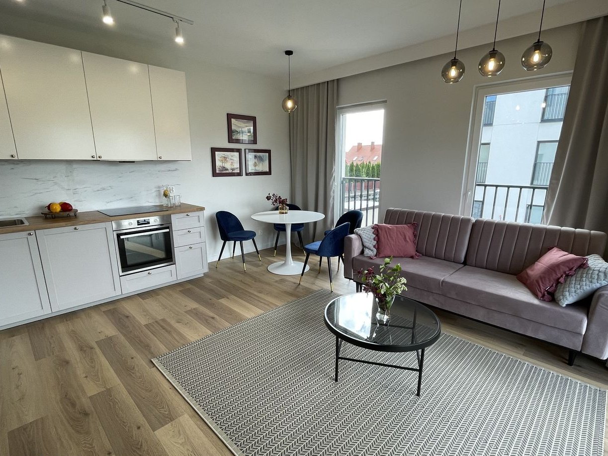 Słoneczne 3-pokoje z garażem i komórką