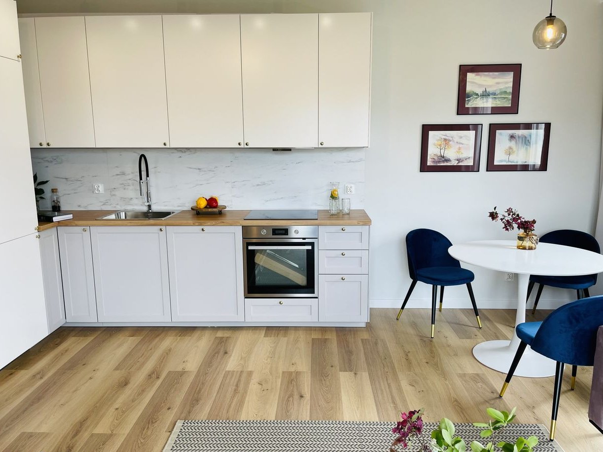 Słoneczne 3-pokoje z garażem i komórką