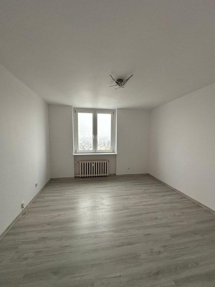 2 Pokojowe, niezależna kuchnia, parking, bezpośrednio