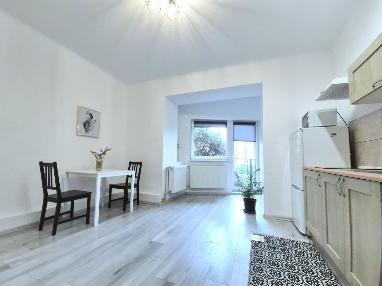 GROCHÓW / KAWALERKA / NOWE/ WYSOKIE / CZYNSZ-100 zł