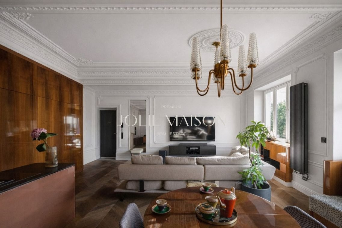 Unikatowy apartament w przedwojennej kamienicy