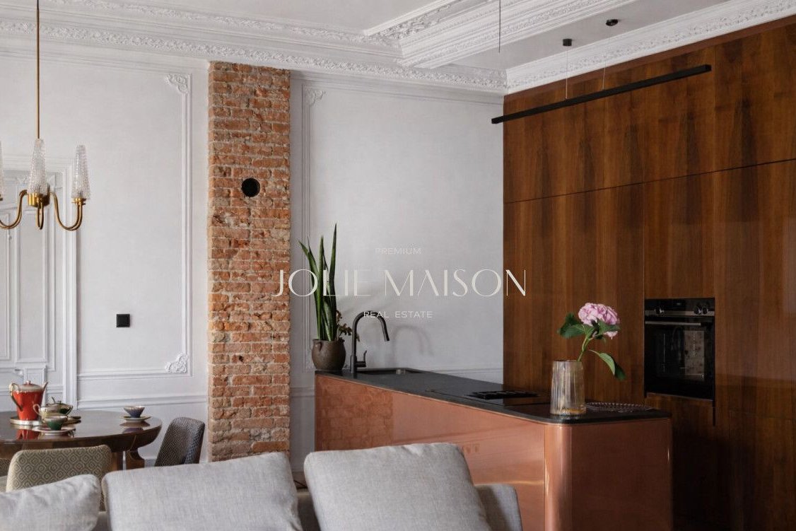 Unikatowy apartament w przedwojennej kamienicy