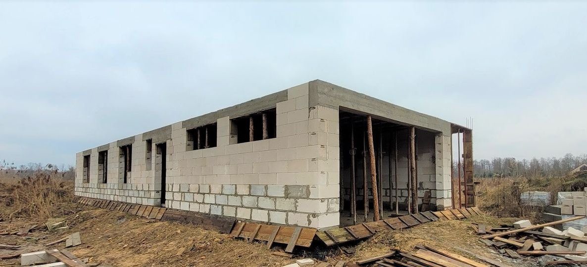 Dom w budowie, Ambrozja 3