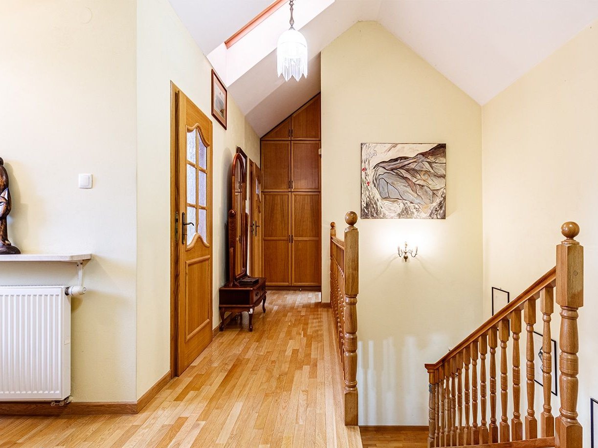 Piękny dom z garażem w okolicy Zalewu Zegrzyńskiego