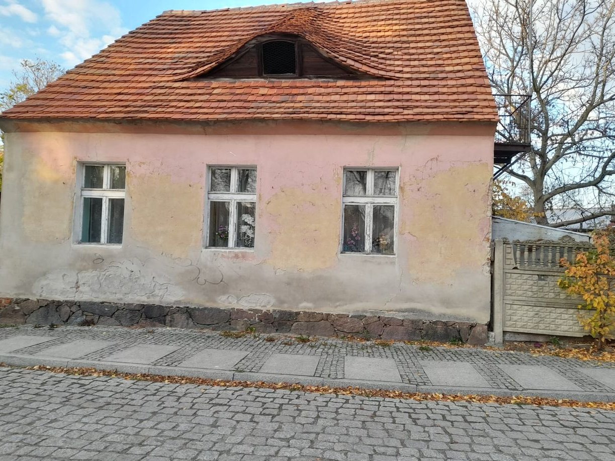 Przytulny dom z działką w spokojnej okolicy