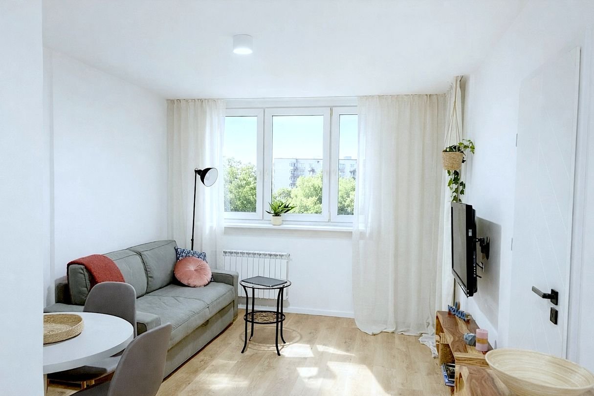 Słoneczne, dwa pokoje przy metrze, balkon, piwnica, zieleń