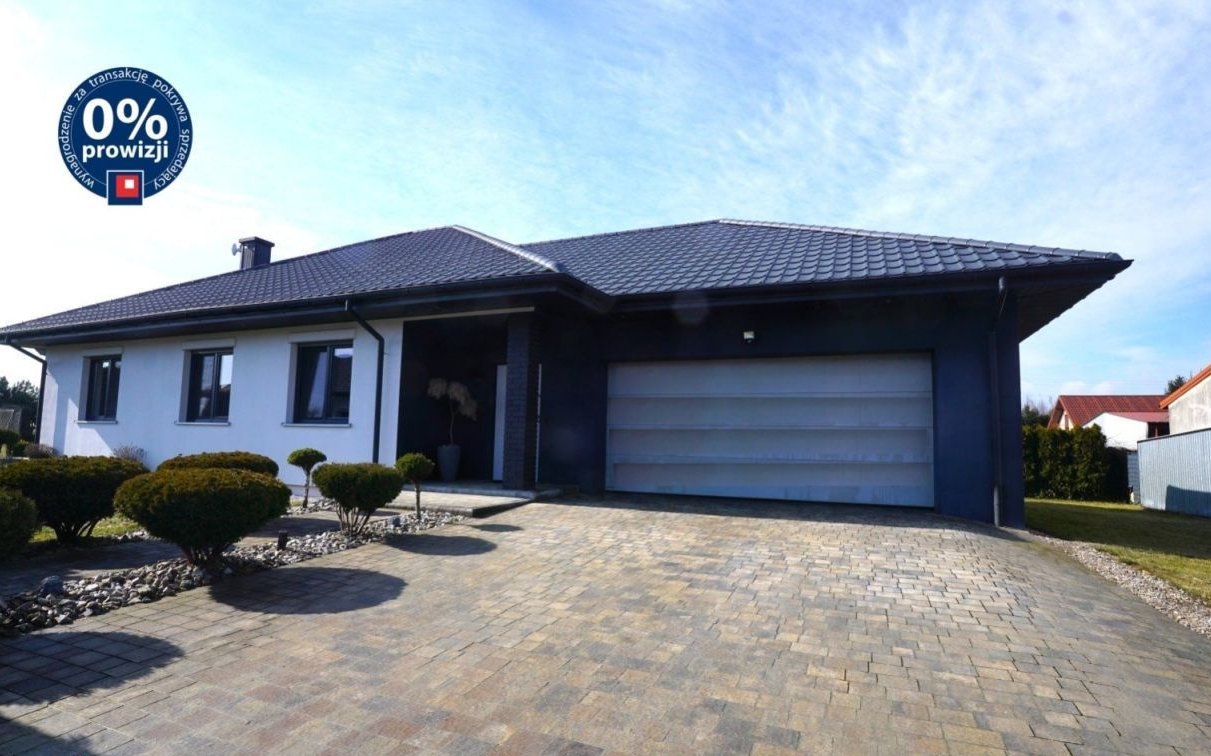 Parterowy dom w Longinówce.