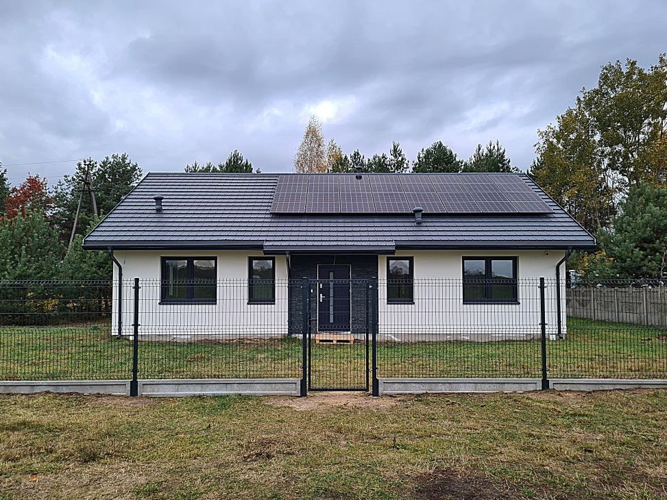 komfortowy energooszczędny z fotowoltaiką 10k/W dom blisko Warszawy