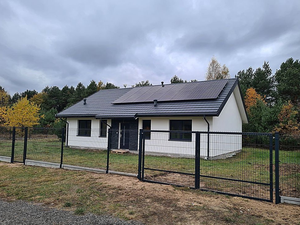 komfortowy energooszczędny z fotowoltaiką 10k/W dom blisko Warszawy