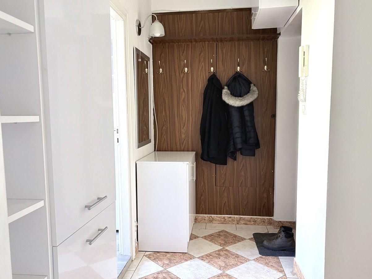 Bezpośrednio | 41 m2 | 100m do stacji metra | przestronna kawalerka