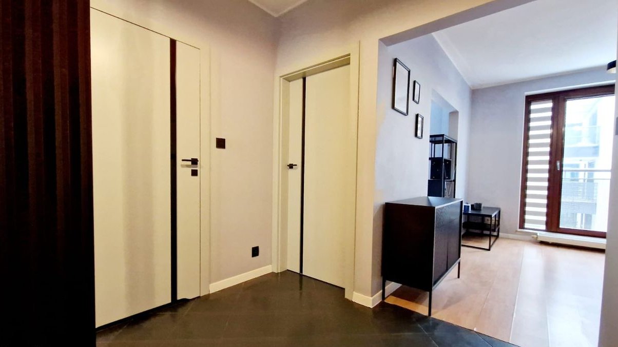 Ciche 2 pokoje z miejscem parkingowym przy metrze Wierzbno