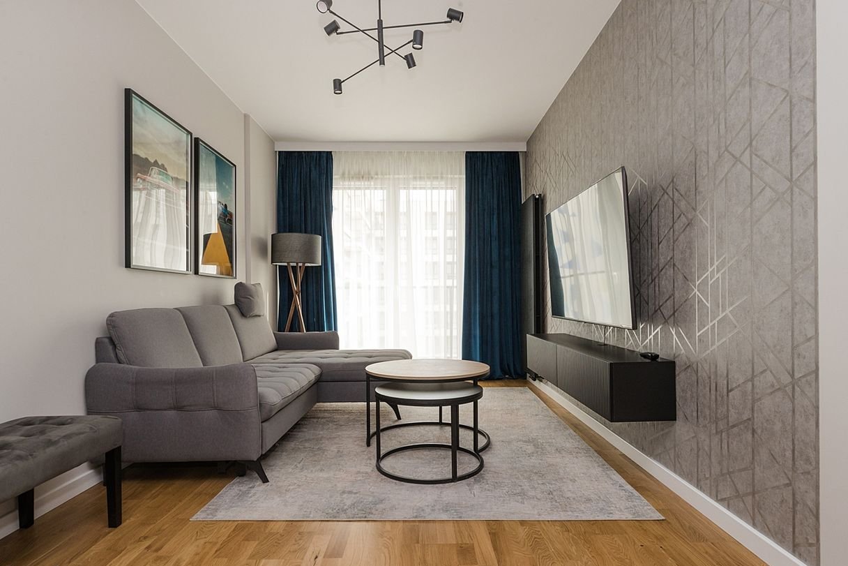 Dwa pokoje z oddzielną kuchnią na zamkniętym osiedlu - do wprowadzenia