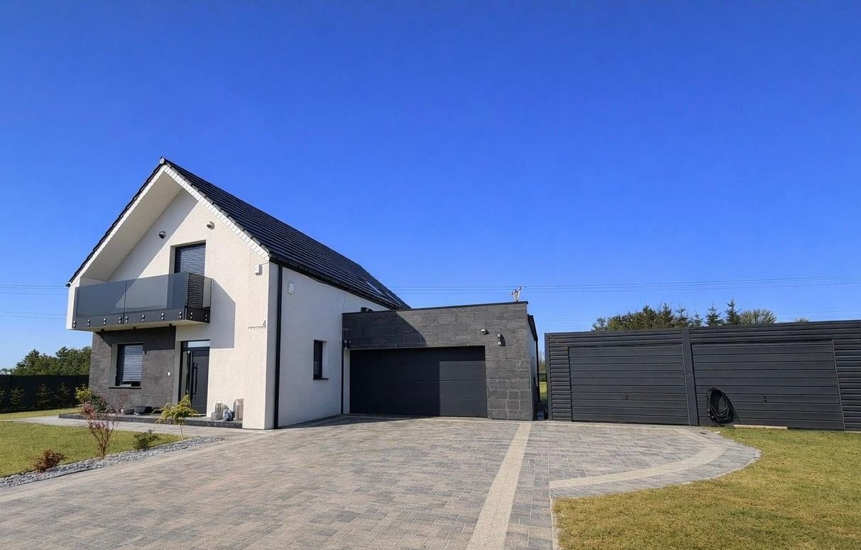 Dom 148 m², duża działką 2900 m² – garaż 80 m²