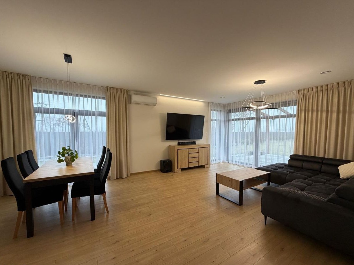 Dom 148 m², duża działką 2900 m² – garaż 80 m²