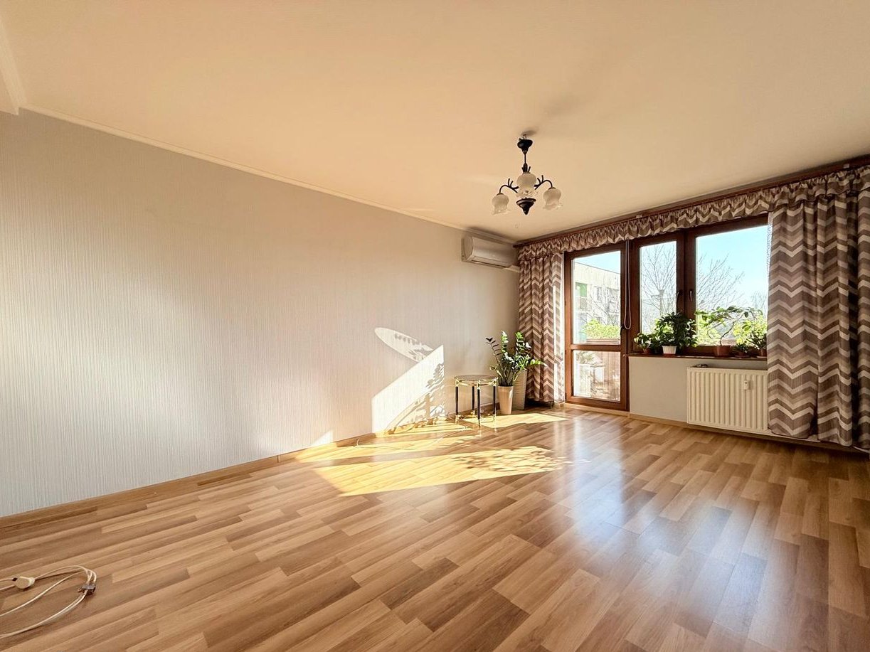 3-pokojowe mieszkanie z oddzielną kuchnią i dwoma balkonami | Zaborze