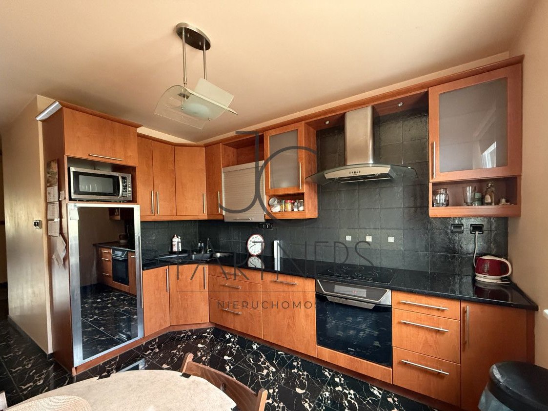 3 /4 pokoje, ciche, balkon, garaż, 2002