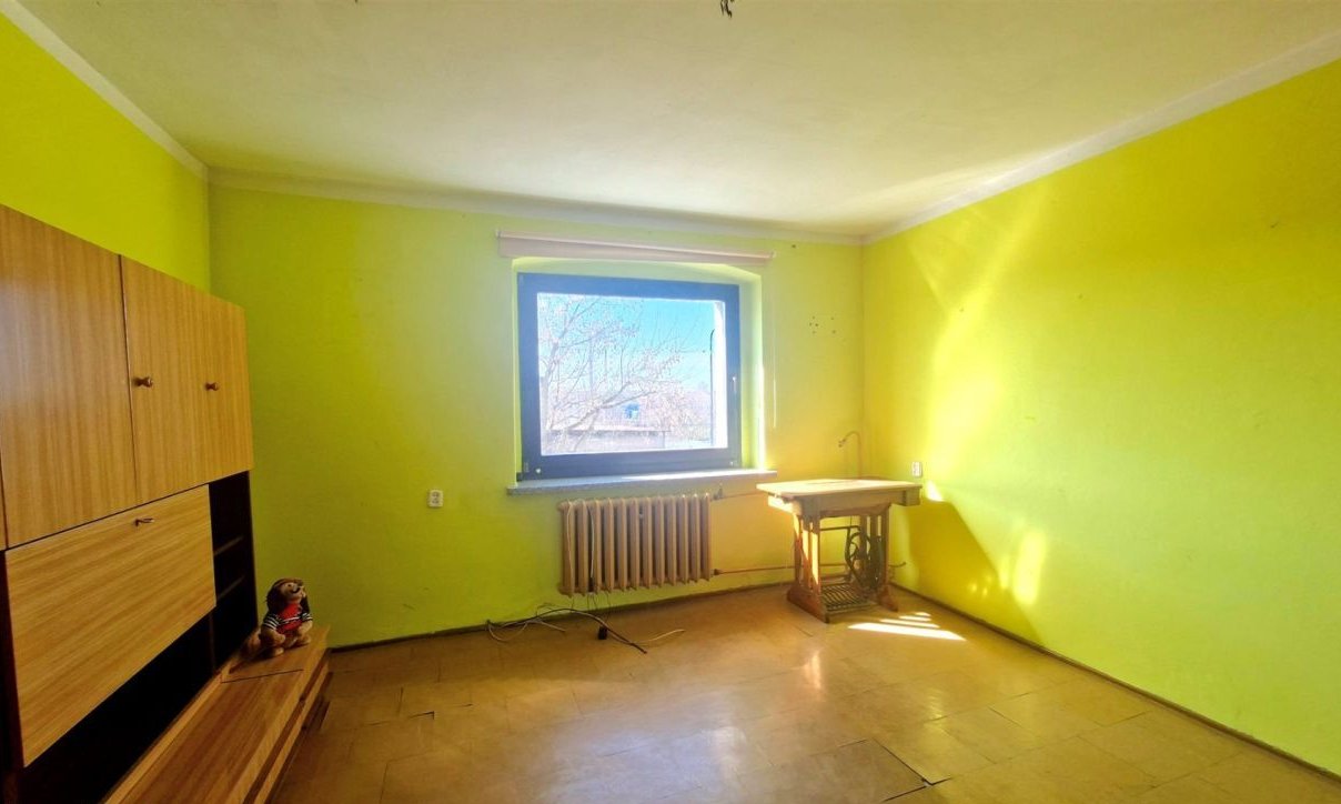 Pół domu z ogródkiem - do remontu!