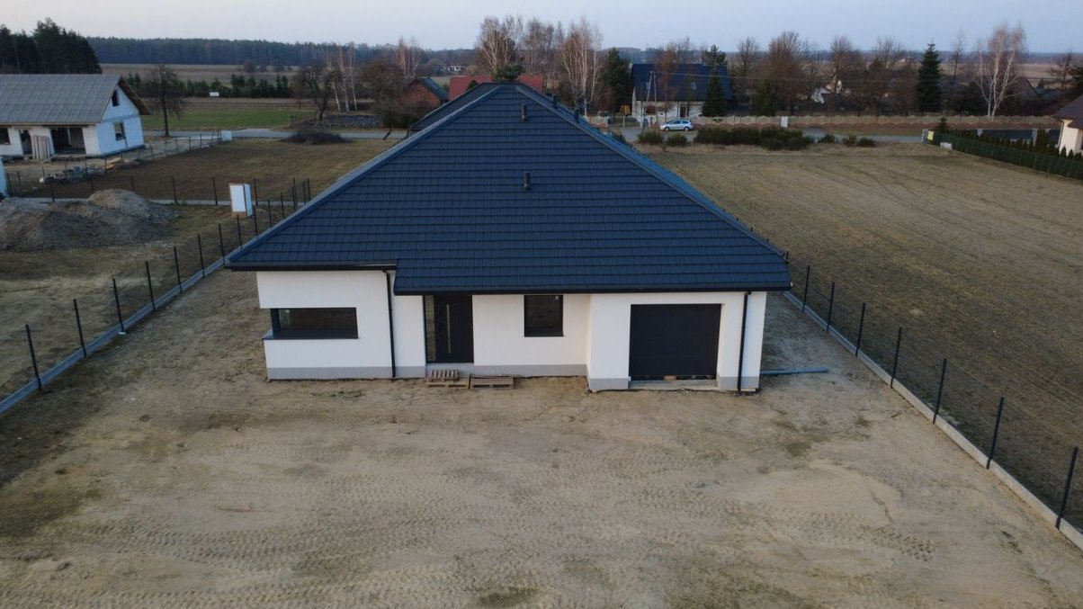 Dom jednorodzinny parterowy 126,06m2 z garażem 153,76m2