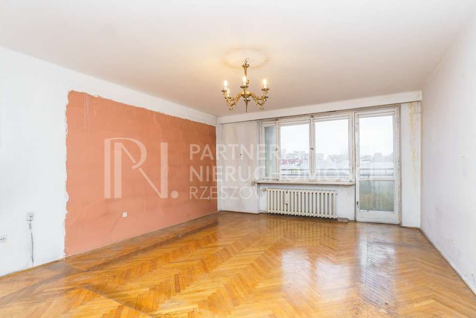 CENTRUM - 3 Pokojowe Mieszkanie z Potencjałem !