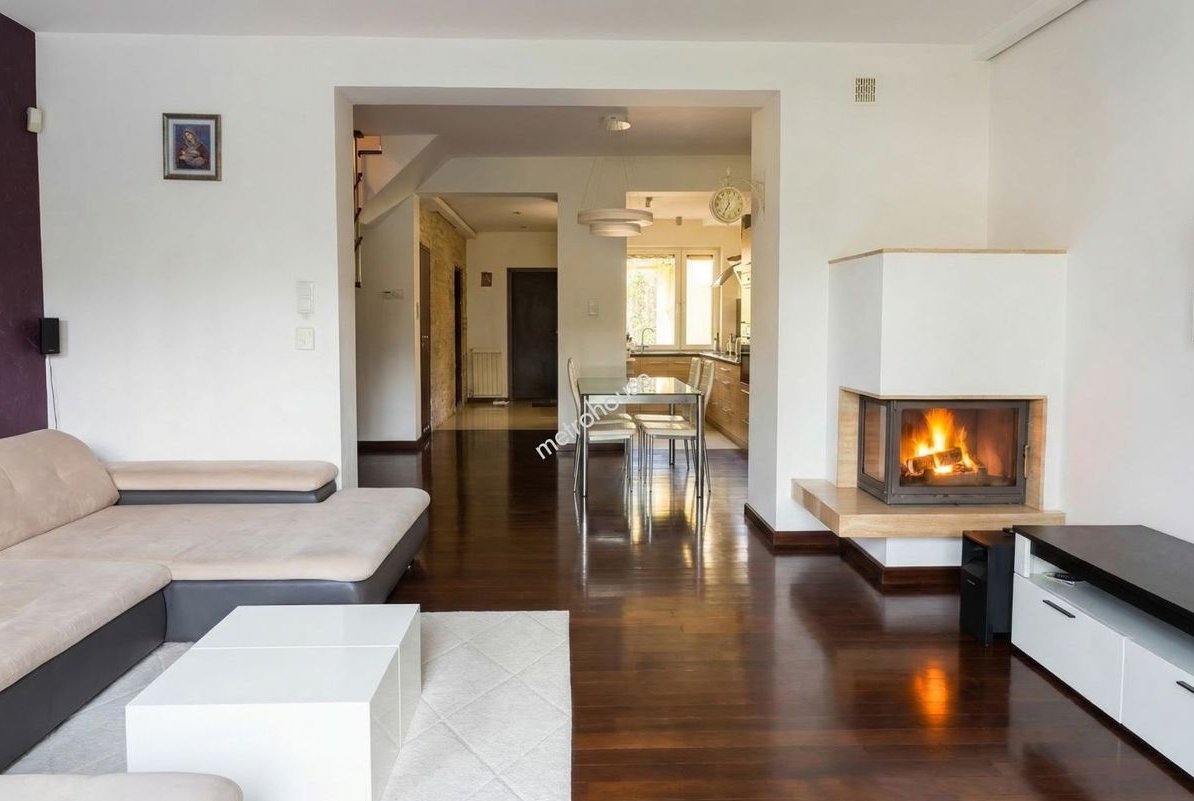 Przestronny dom szeregowy z garażem i użytkowym poddaszem