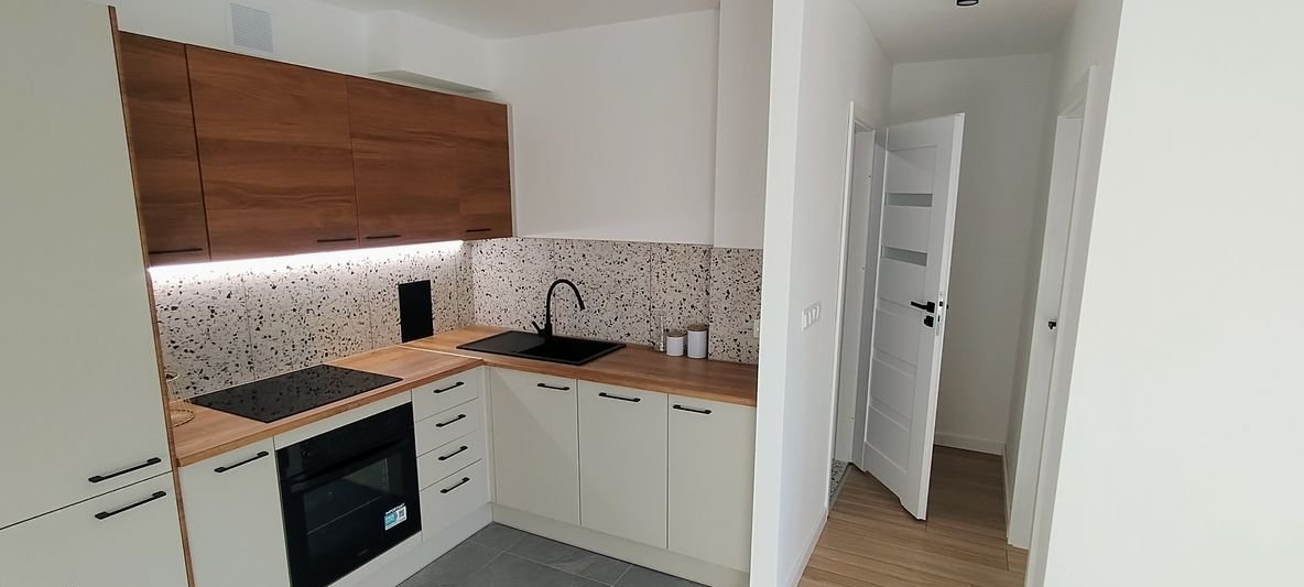 2 pokoje po generalnym remoncie | Budowlanych 7B