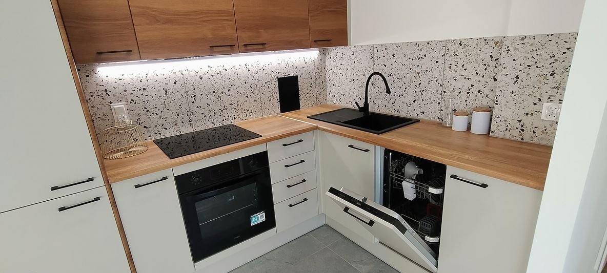 2 pokoje po generalnym remoncie | Budowlanych 7B