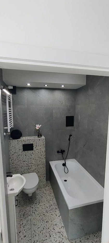 2 pokoje po generalnym remoncie | Budowlanych 7B