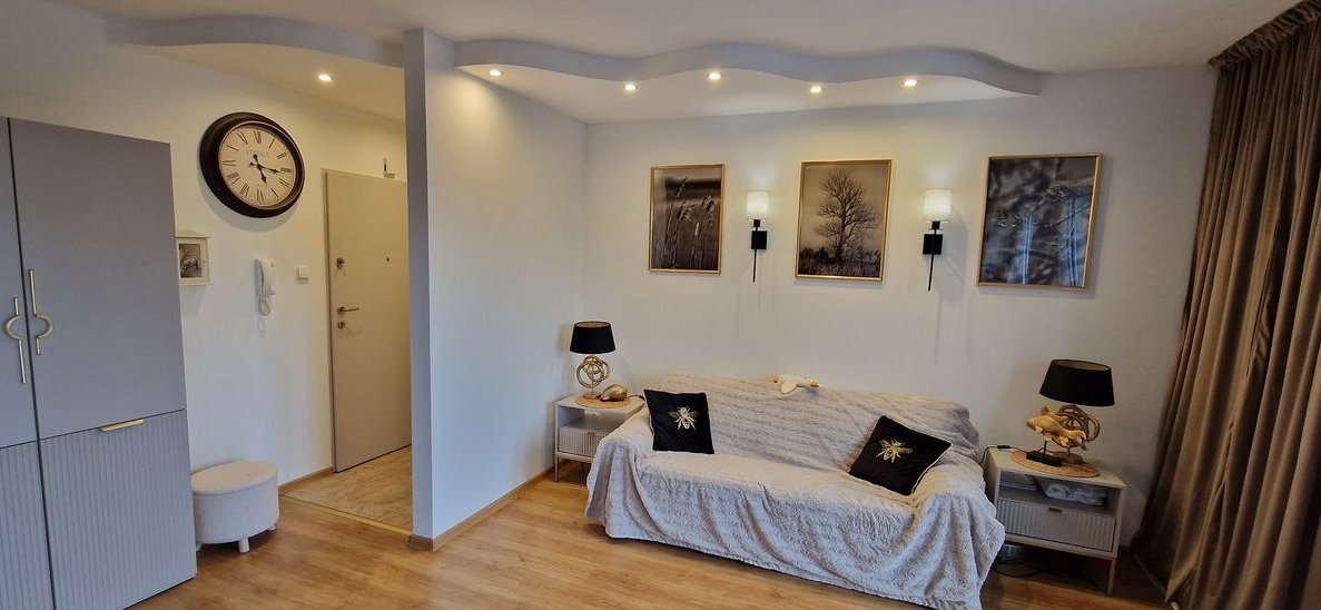 Kawalerka-Apartament 33m Cicha okolica Darmowy parking Niski Czynsz