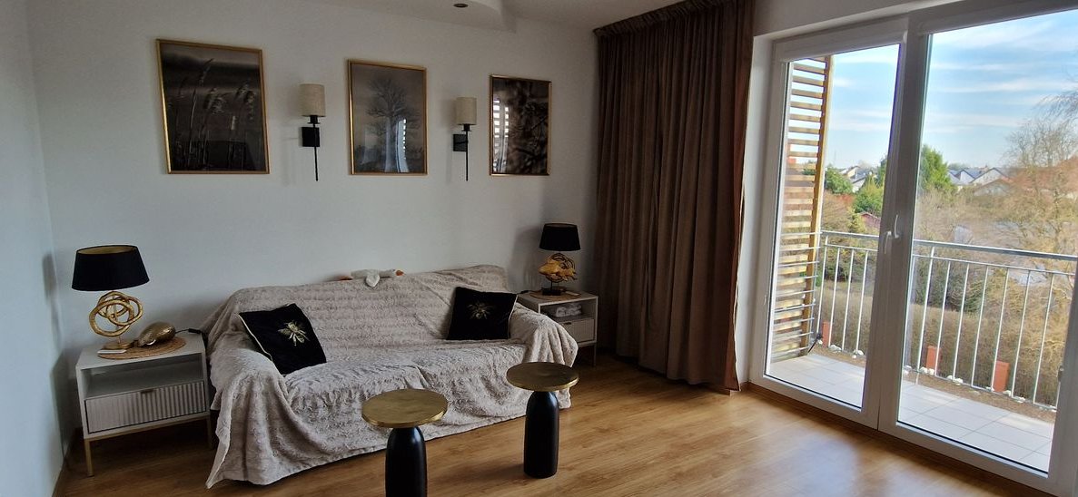 Kawalerka-Apartament 33m Cicha okolica Darmowy parking Niski Czynsz