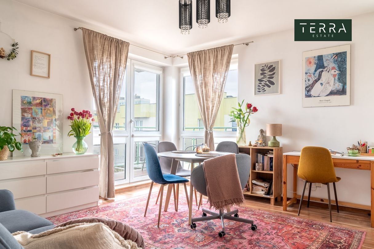 2 pokojowe mieszkanie na Manhattanie | duży słoneczny balkon