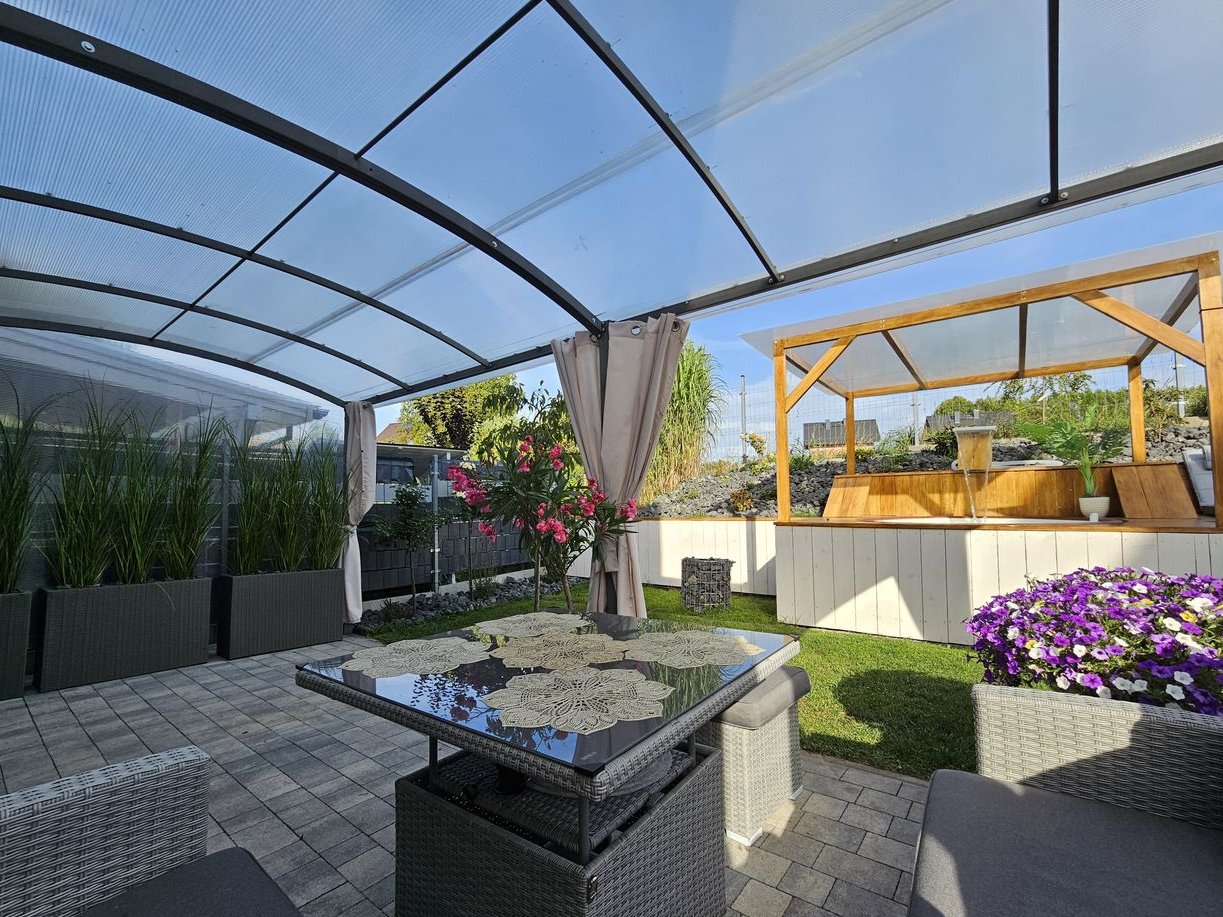 Wyjątkowy bliźniak w Pisarzowicach z Jacuzzi – gotowy do zamieszkania!