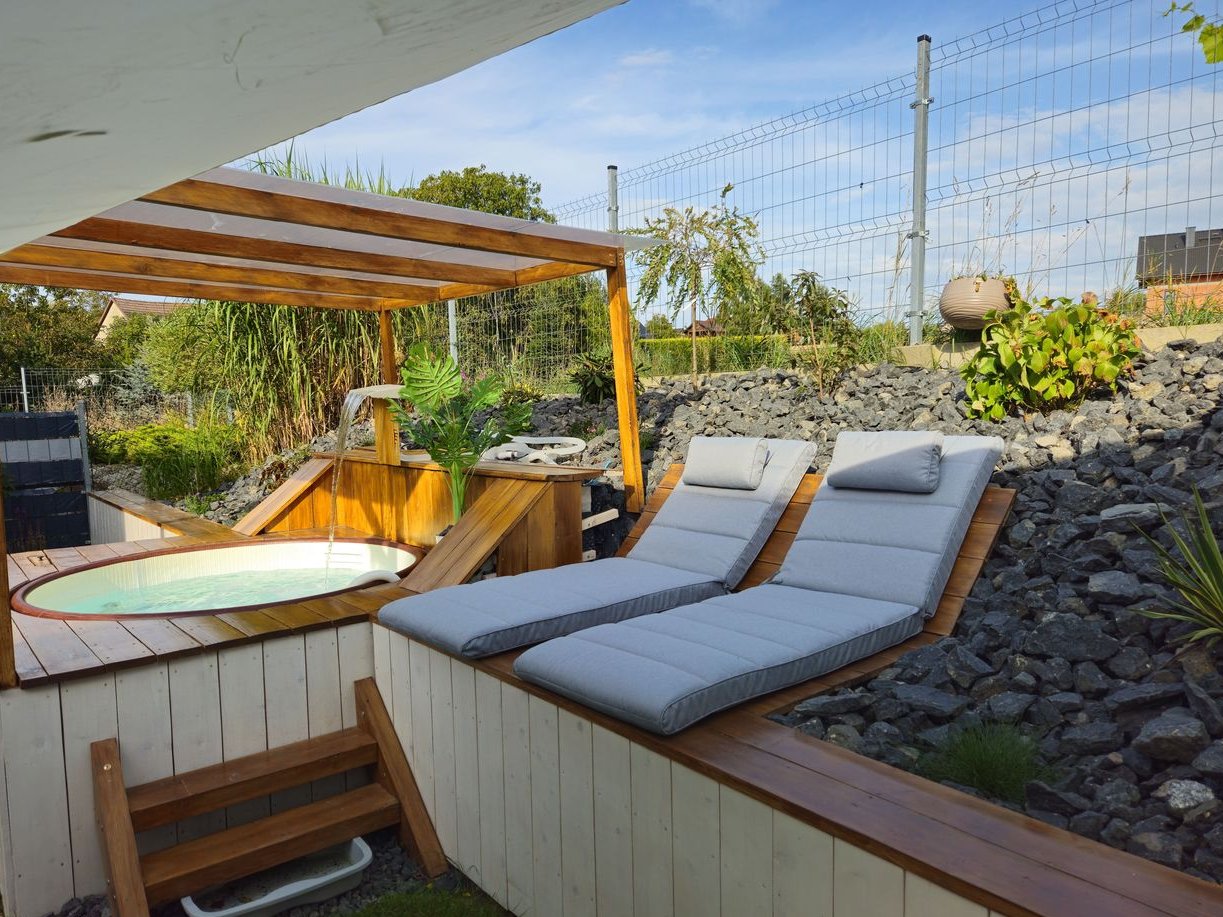 Wyjątkowy bliźniak w Pisarzowicach z Jacuzzi – gotowy do zamieszkania!