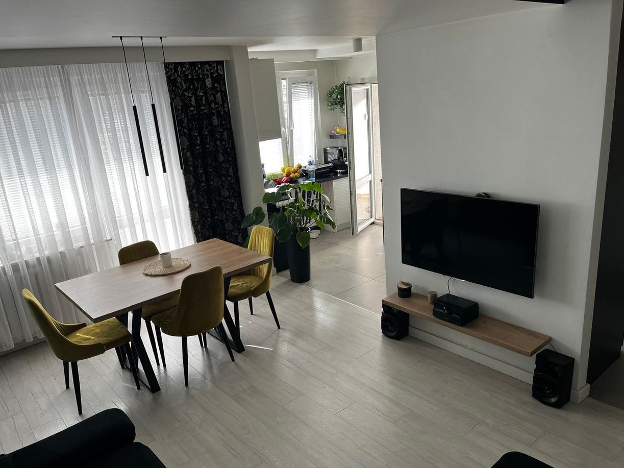 Sprzedam 4-pokojowe mieszkanie z dwoma balkonami Godula