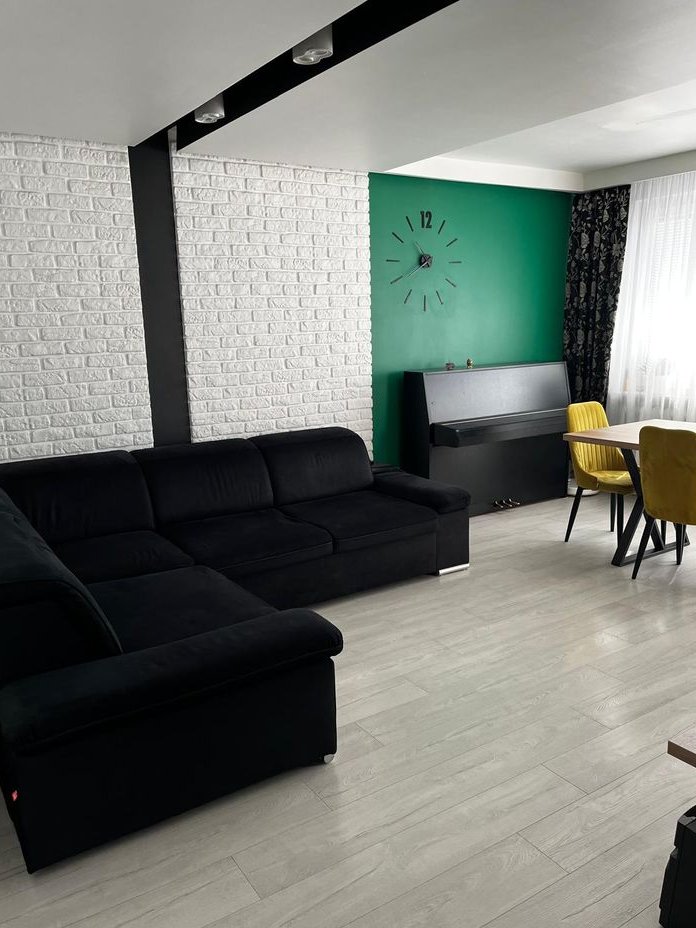 Sprzedam 4-pokojowe mieszkanie z dwoma balkonami Godula