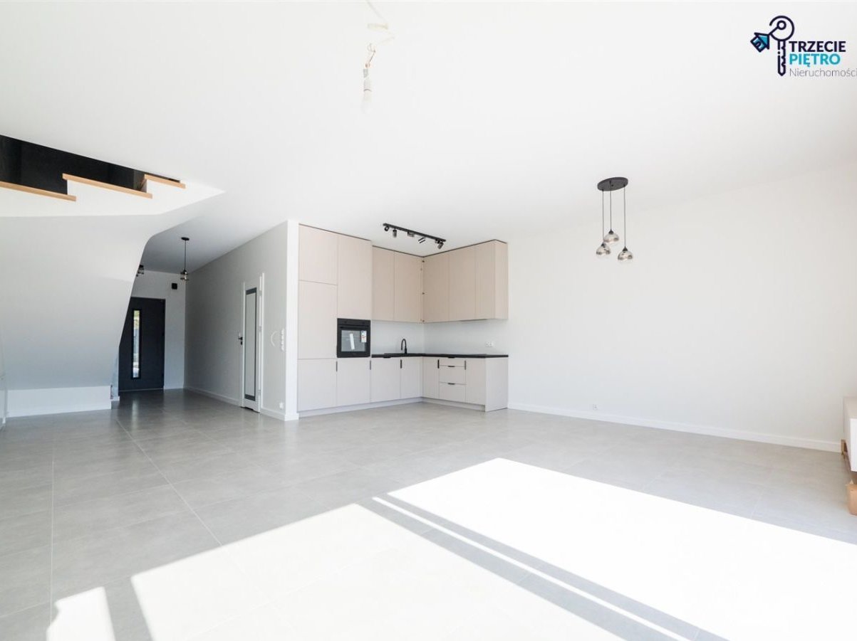 Wykończony|Rolety|Podłogówka|Taras|Wiata