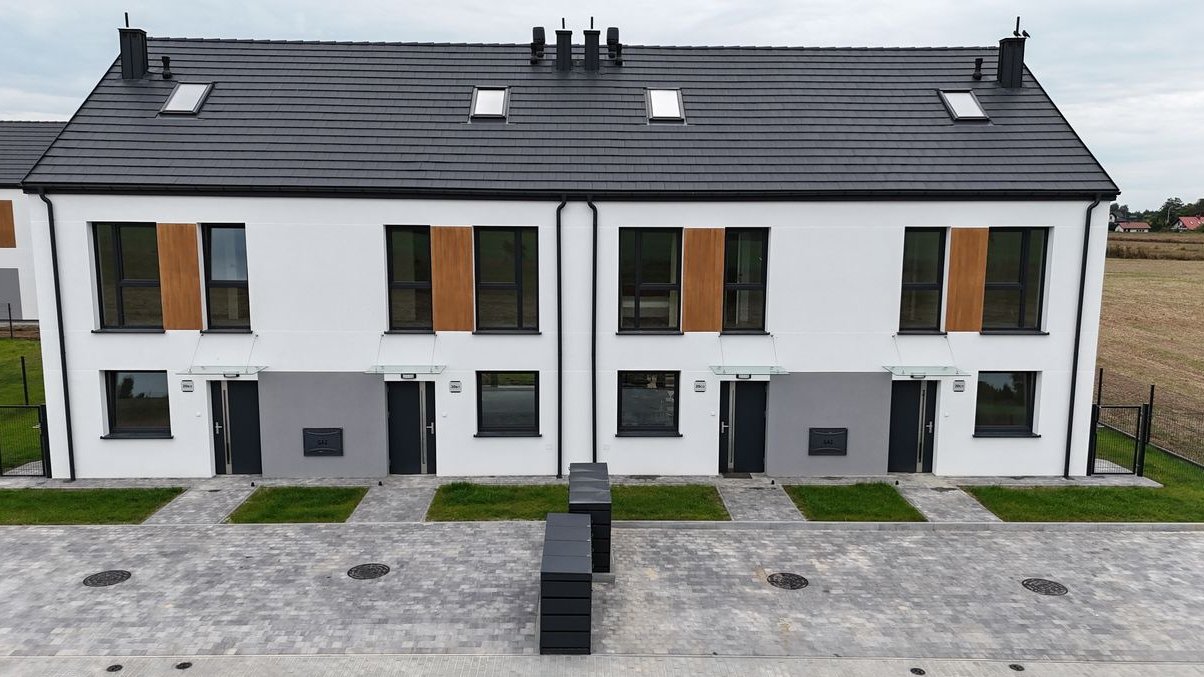 Dom z narożną działką, Dys, ul. Bernatówka, SUPER CENA!