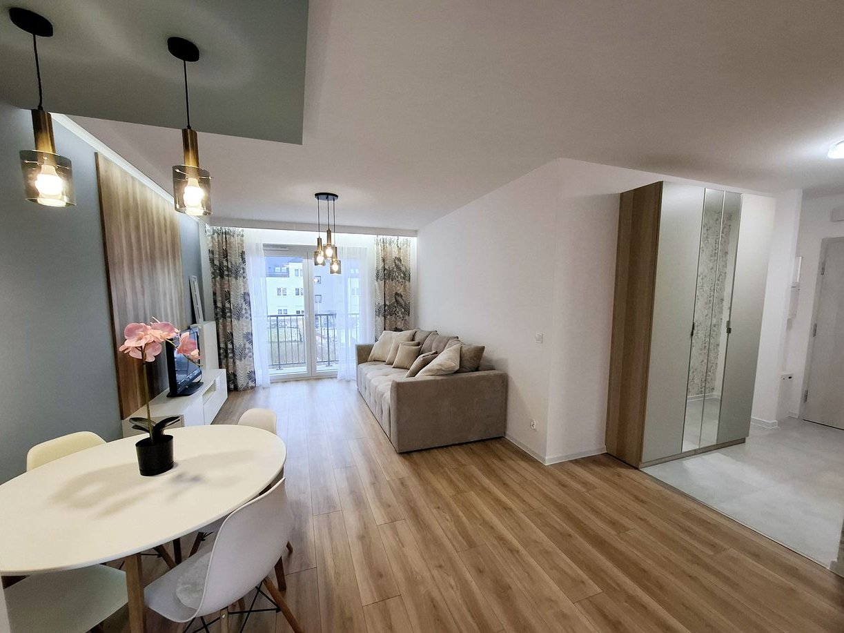 NOWE dostępne, 2 pokoje + aneks, balkon, parking, 10 min do rynku