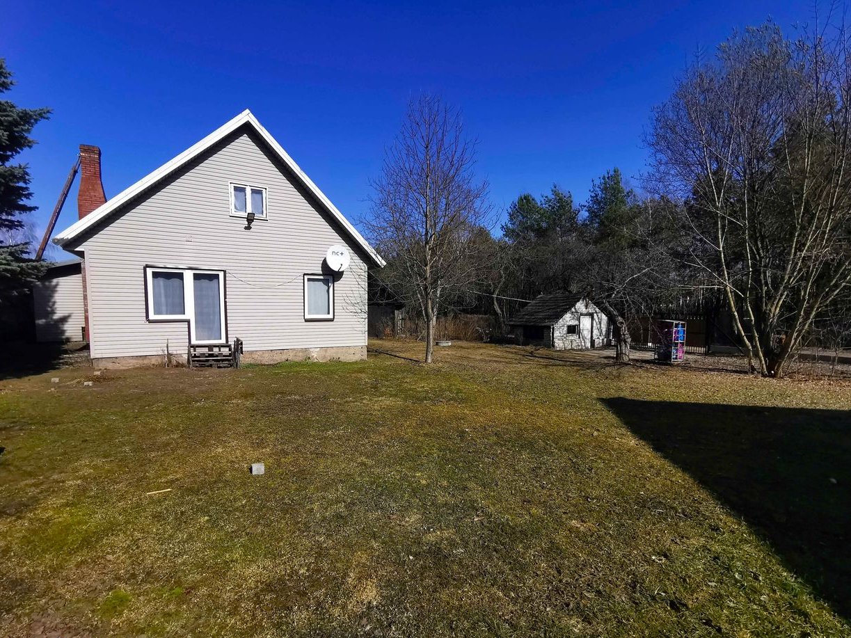 os. Jaroszówka - siedlisko z budynkami pow. 1455 m2