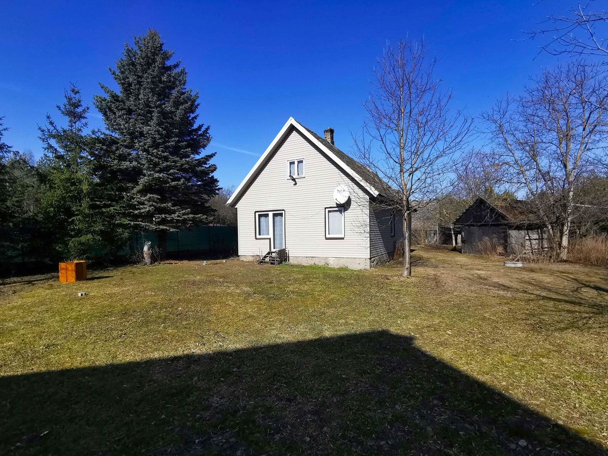 os. Jaroszówka - siedlisko z budynkami pow. 1455 m2