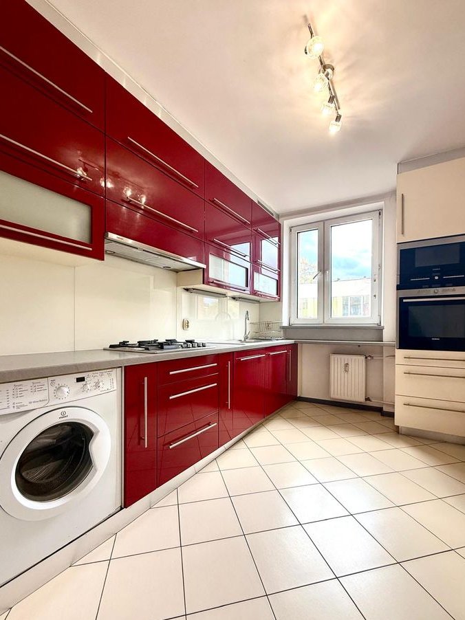 4 niezależne pokoje + balkon + garderoba! 10 minut do Katowic