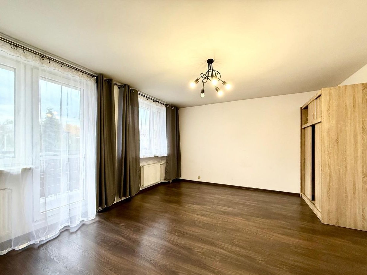 4 niezależne pokoje + balkon + garderoba! 10 minut do Katowic