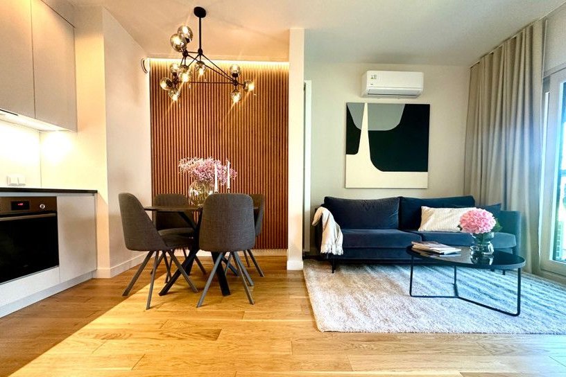 Trzypokojowy apartament w Mennica Residence