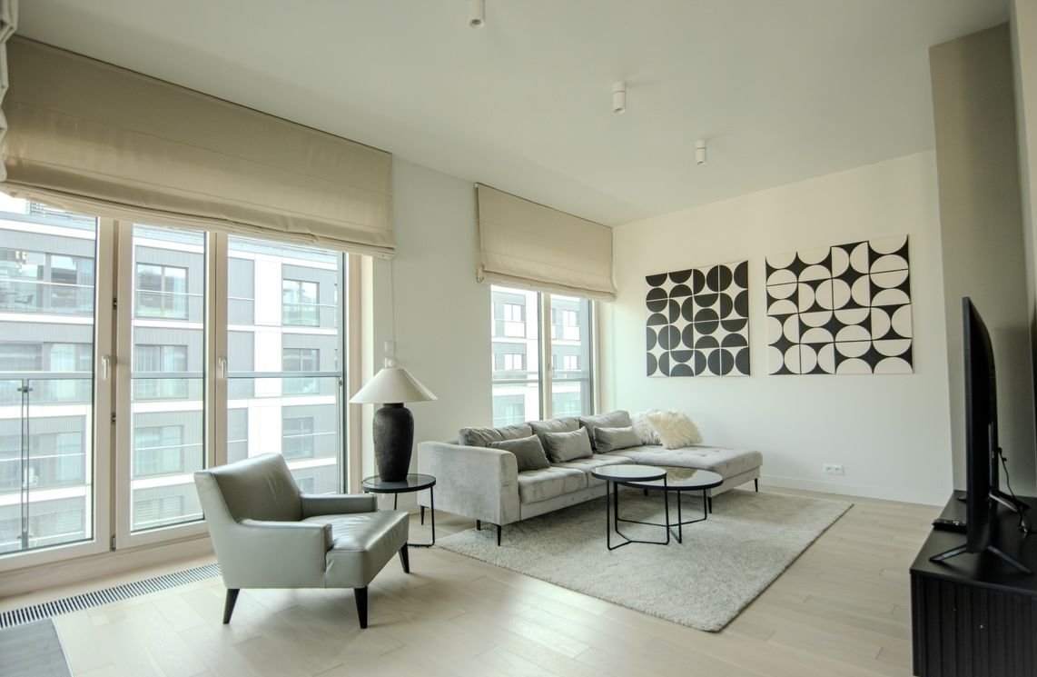 Czteropokojowy apartament w Mennica Residence