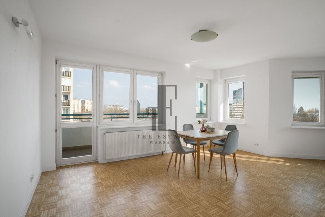 obok metra - narożne - widne - duży balkon - 3pok