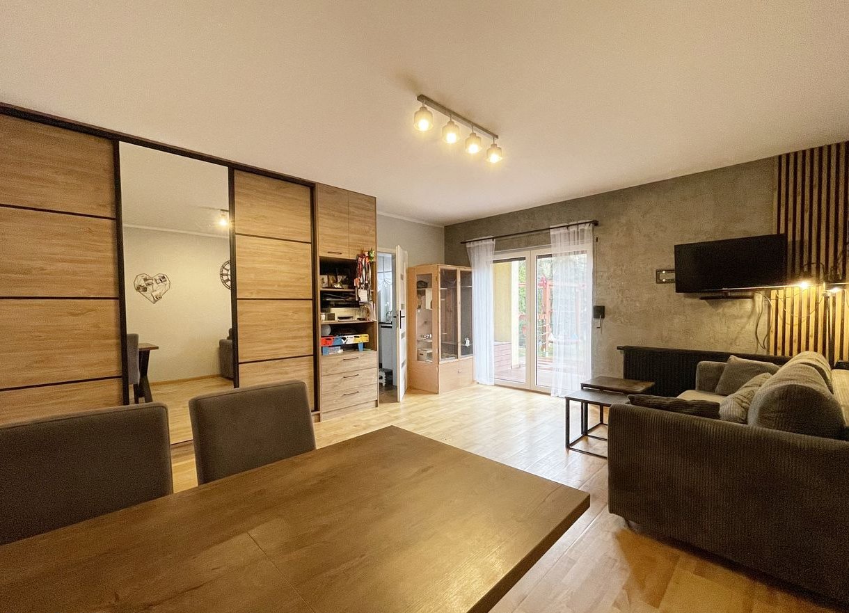 Nowoczesna aranżacja, blok kameralny 2007,niski czynsz, taras, ogródek