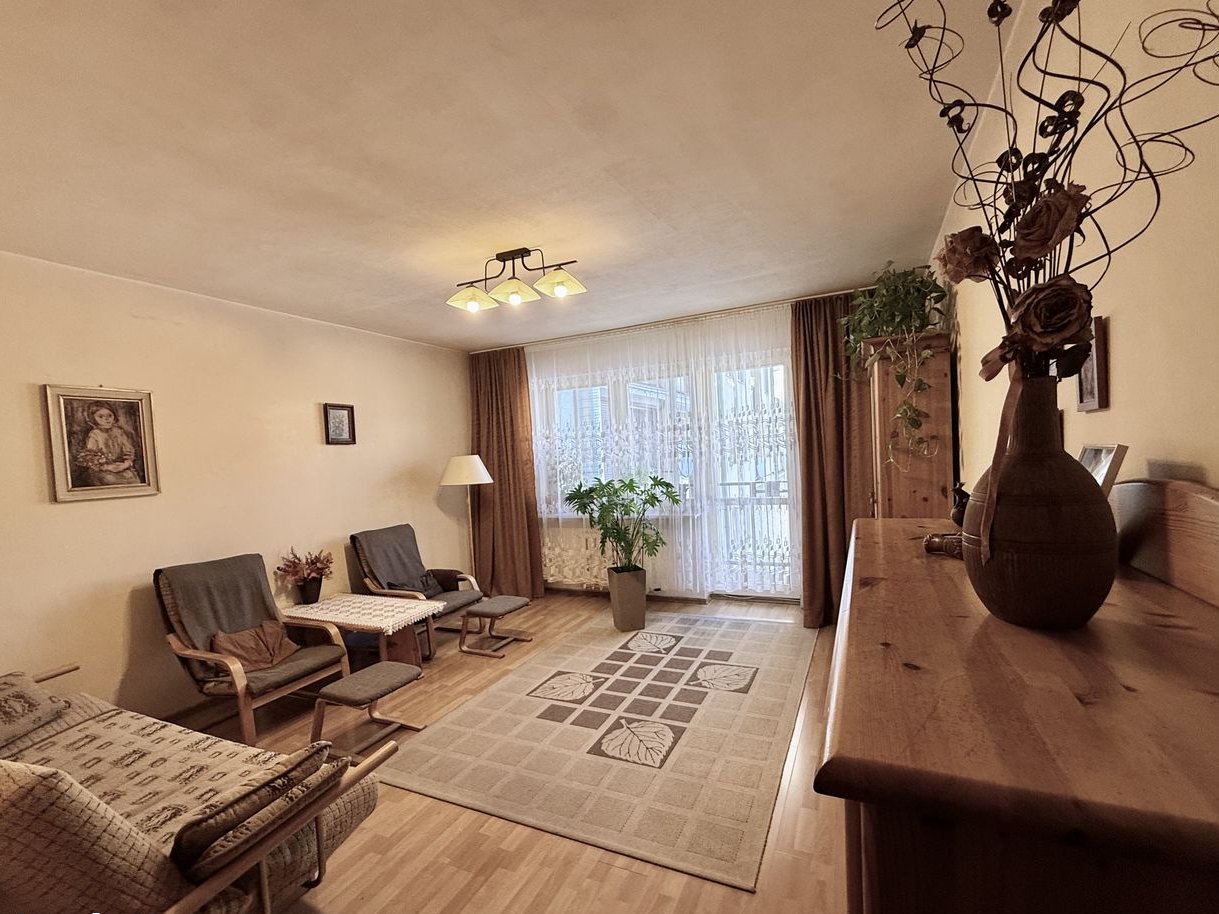 Przestronne 2 pokoje (54m²) przy Metrze Kabaty | Salon 21m² | Rok 1996