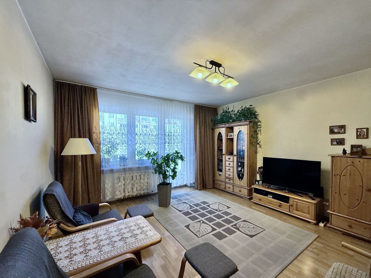 Przestronne 2 pokoje (54m²) przy Metrze Kabaty | Salon 21m² | Rok 1996