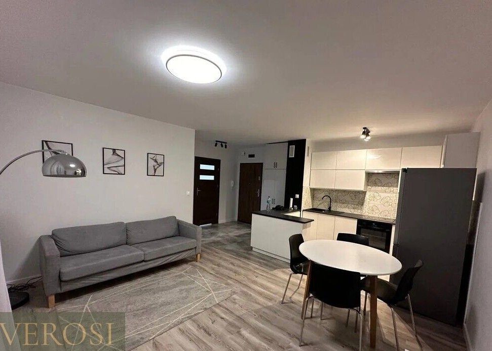 2 pokoje z balkonem, 2015 , Jagodno