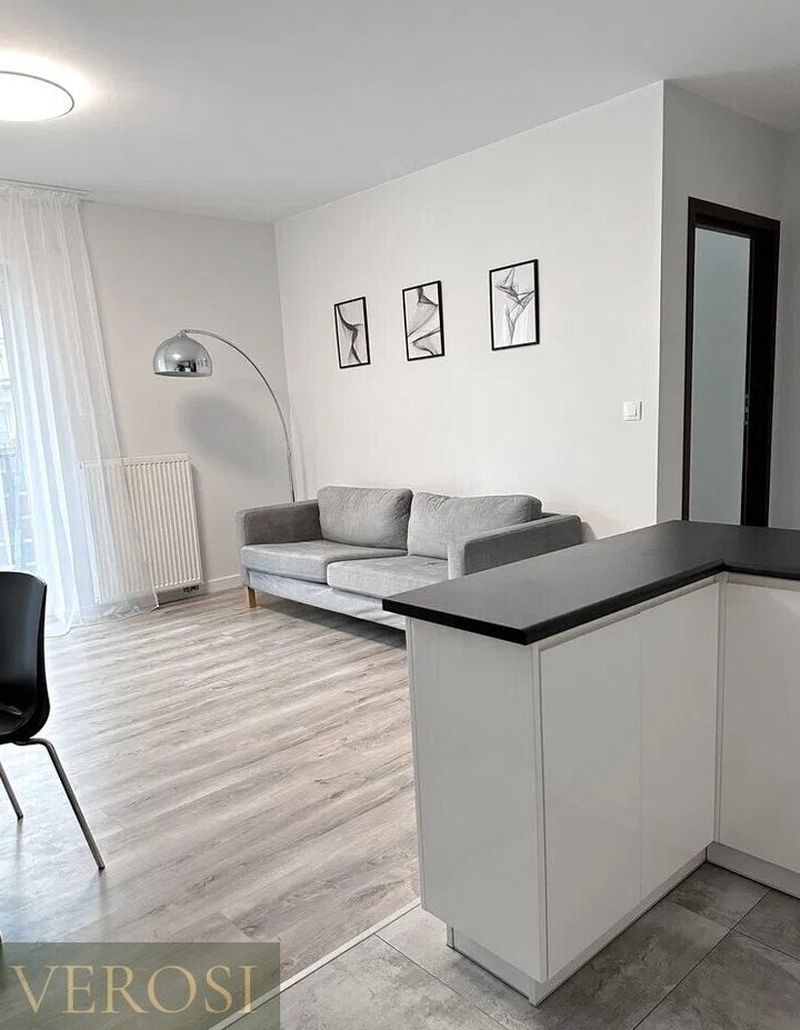 2 pokoje z balkonem, 2015 , Jagodno